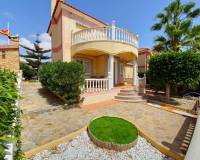 Alquiler a largo plazo - Chalet - Torrevieja - Los altos