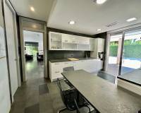 Alquiler a largo plazo - Chalet - Torrevieja - Los balcones