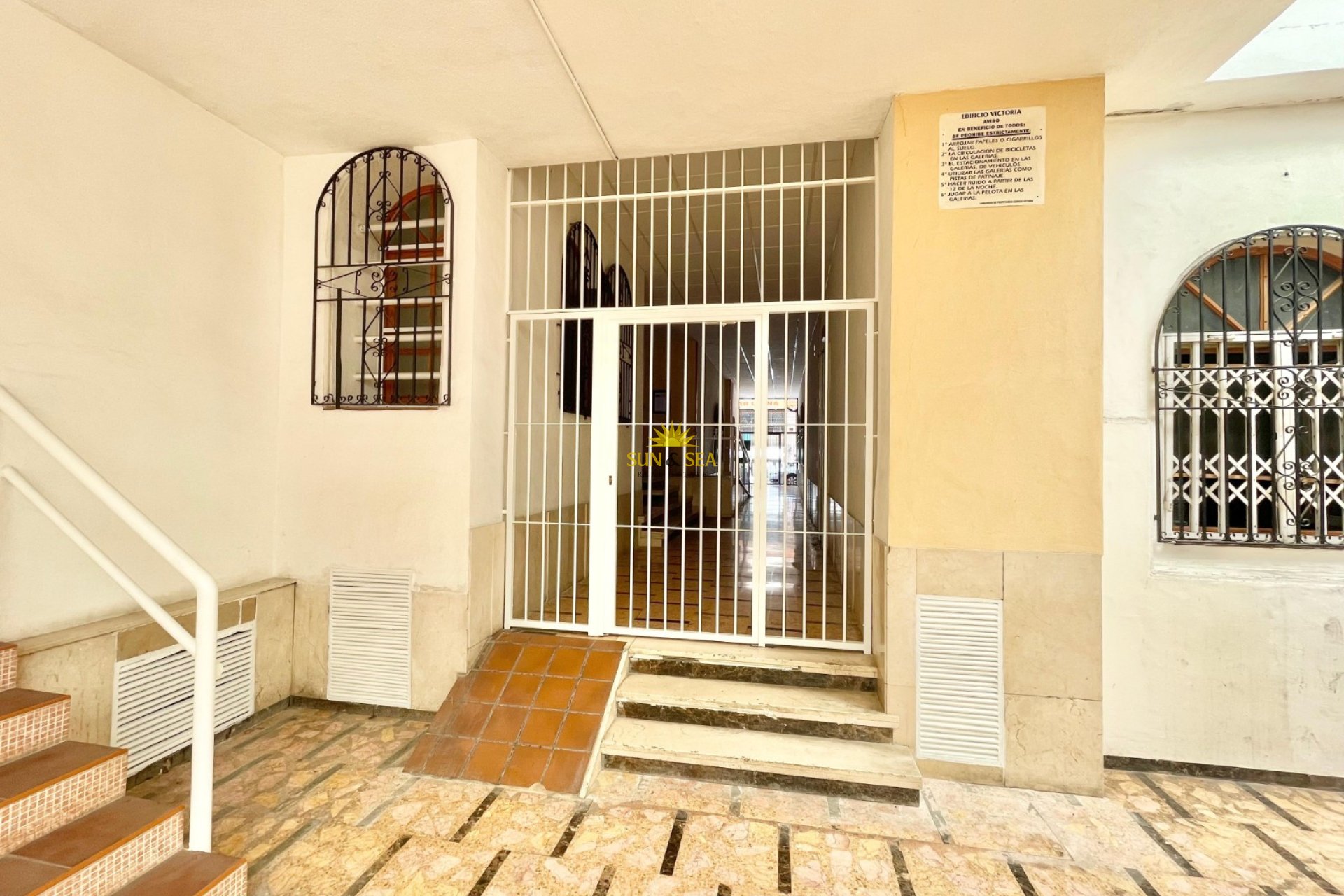 Alquiler a largo plazo - Comercial - Torrevieja - Curva del Palangre