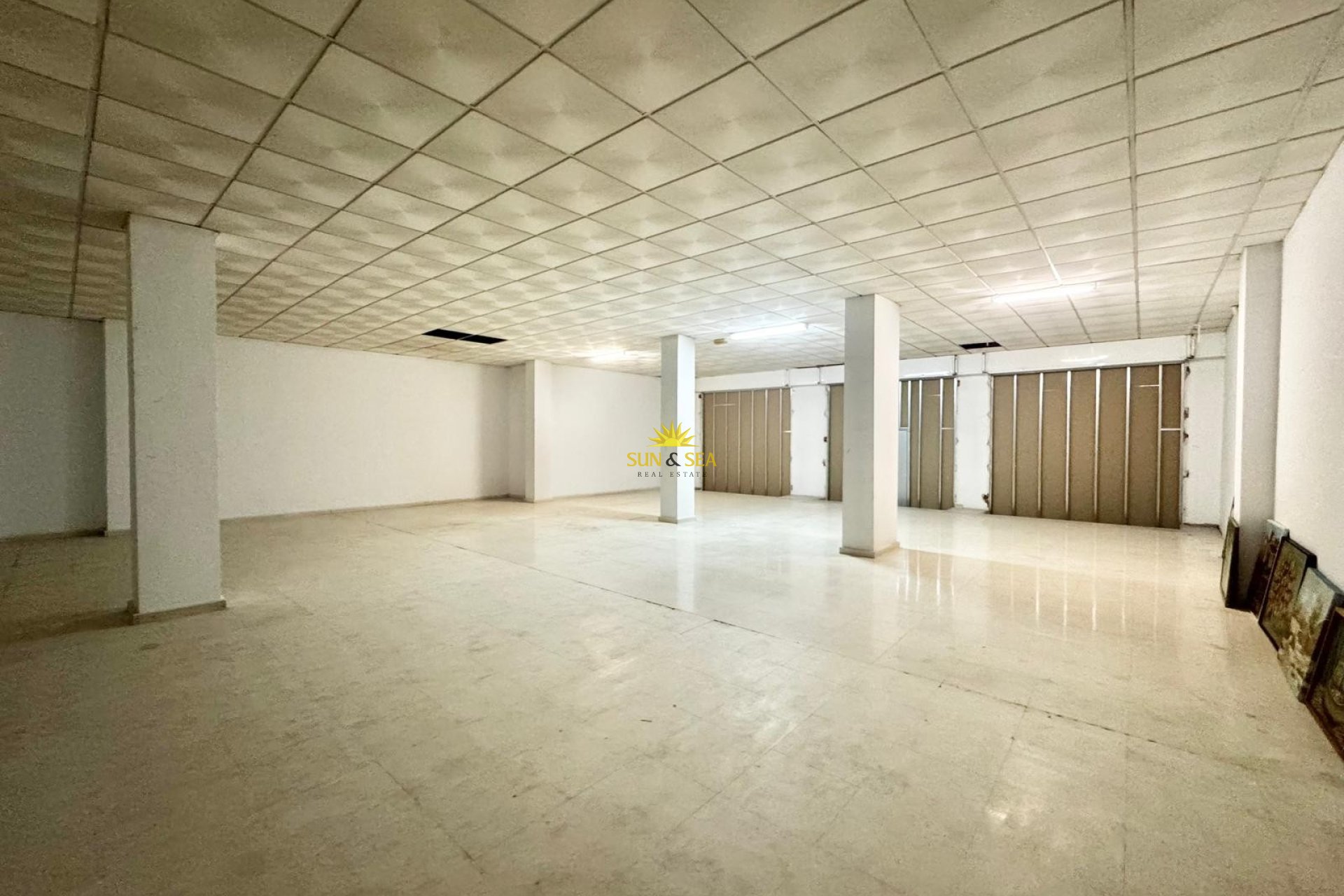 Alquiler a largo plazo - Comercial - Torrevieja - Playa del Cura
