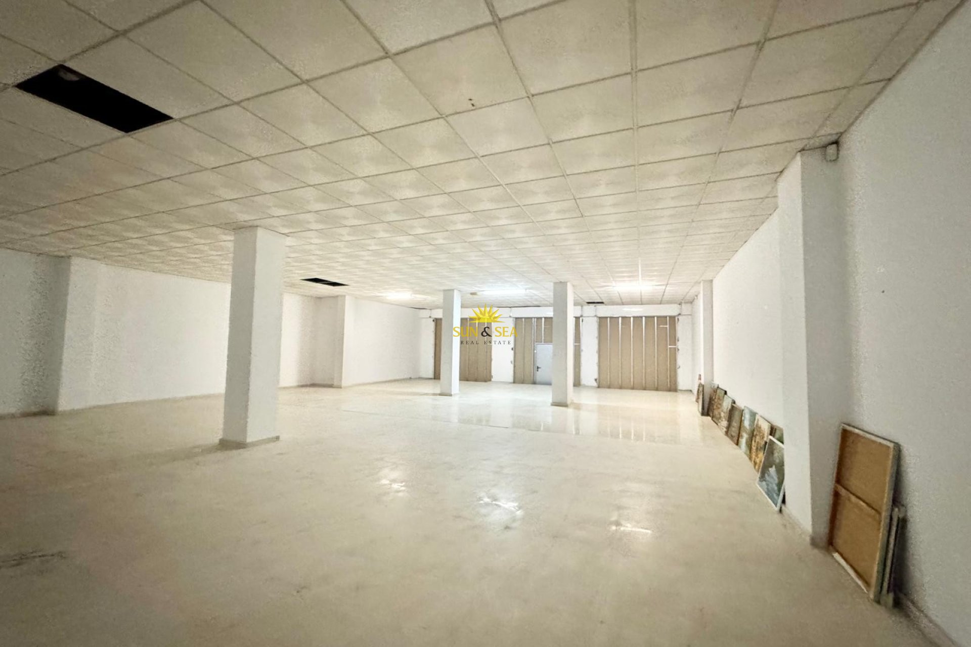 Alquiler a largo plazo - Comercial - Torrevieja - Playa del Cura