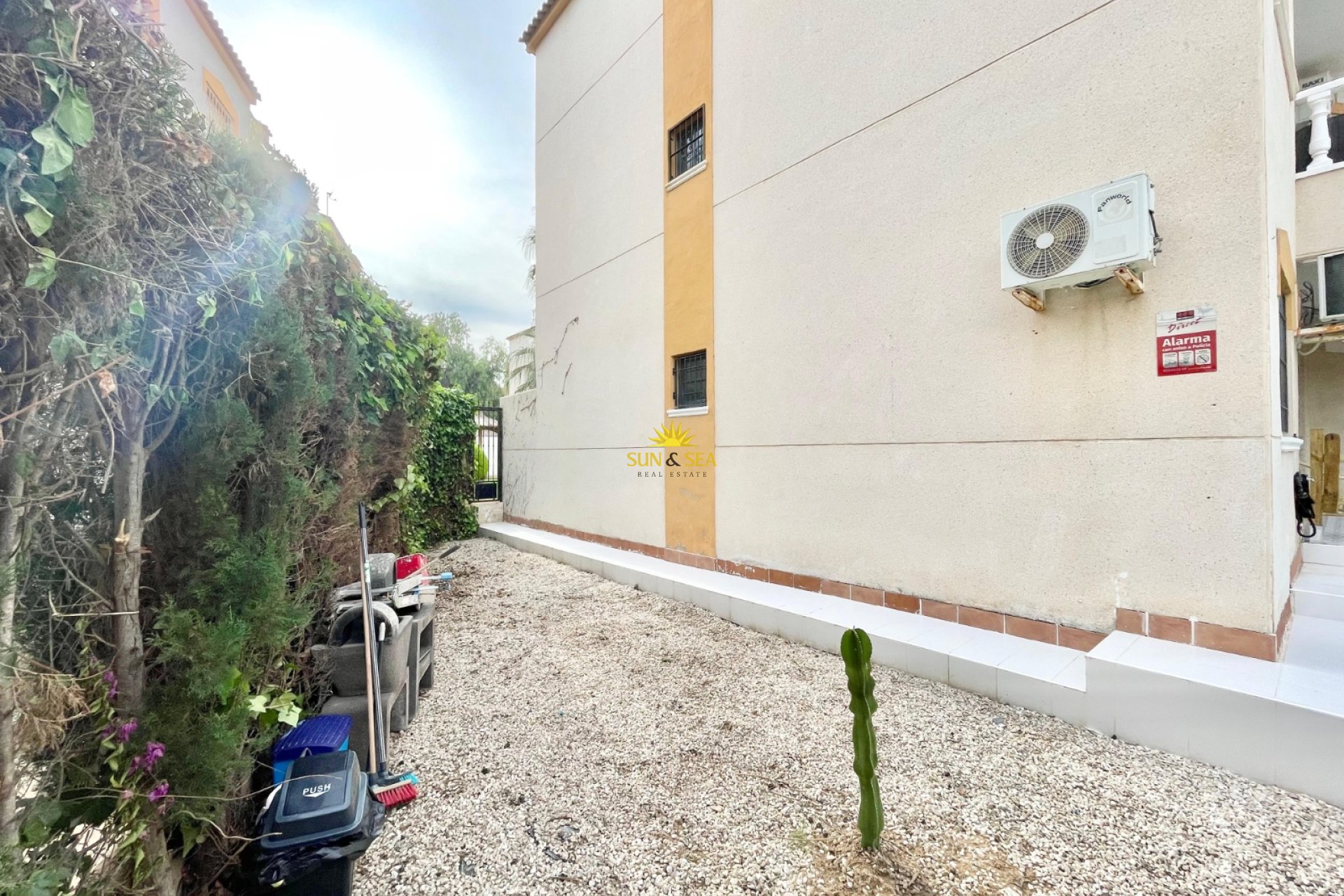 Alquiler a largo plazo - Ground Floor - Torrevieja - Punta prima