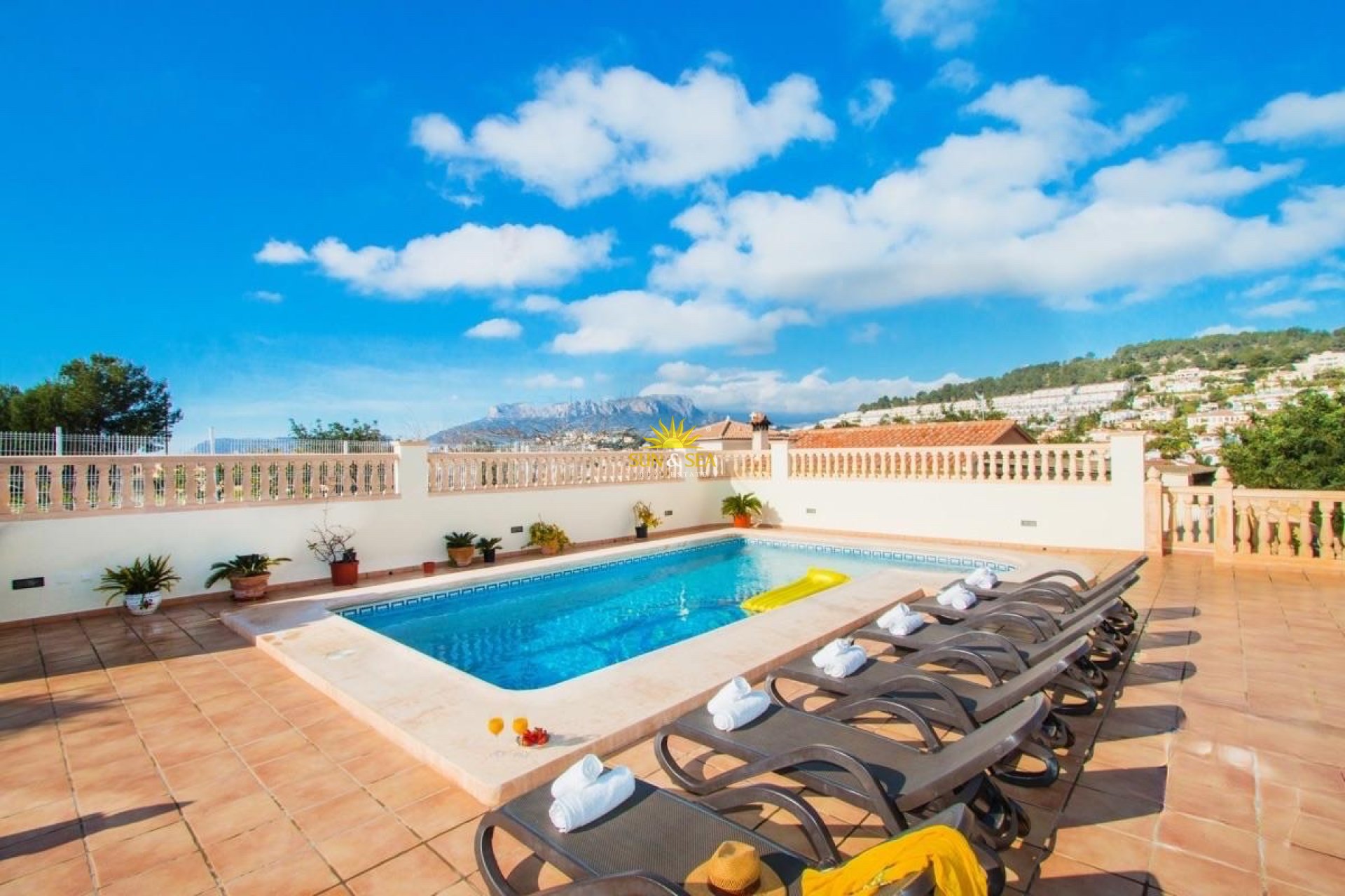 Alquiler a largo plazo - Villa Independiente - Calpe