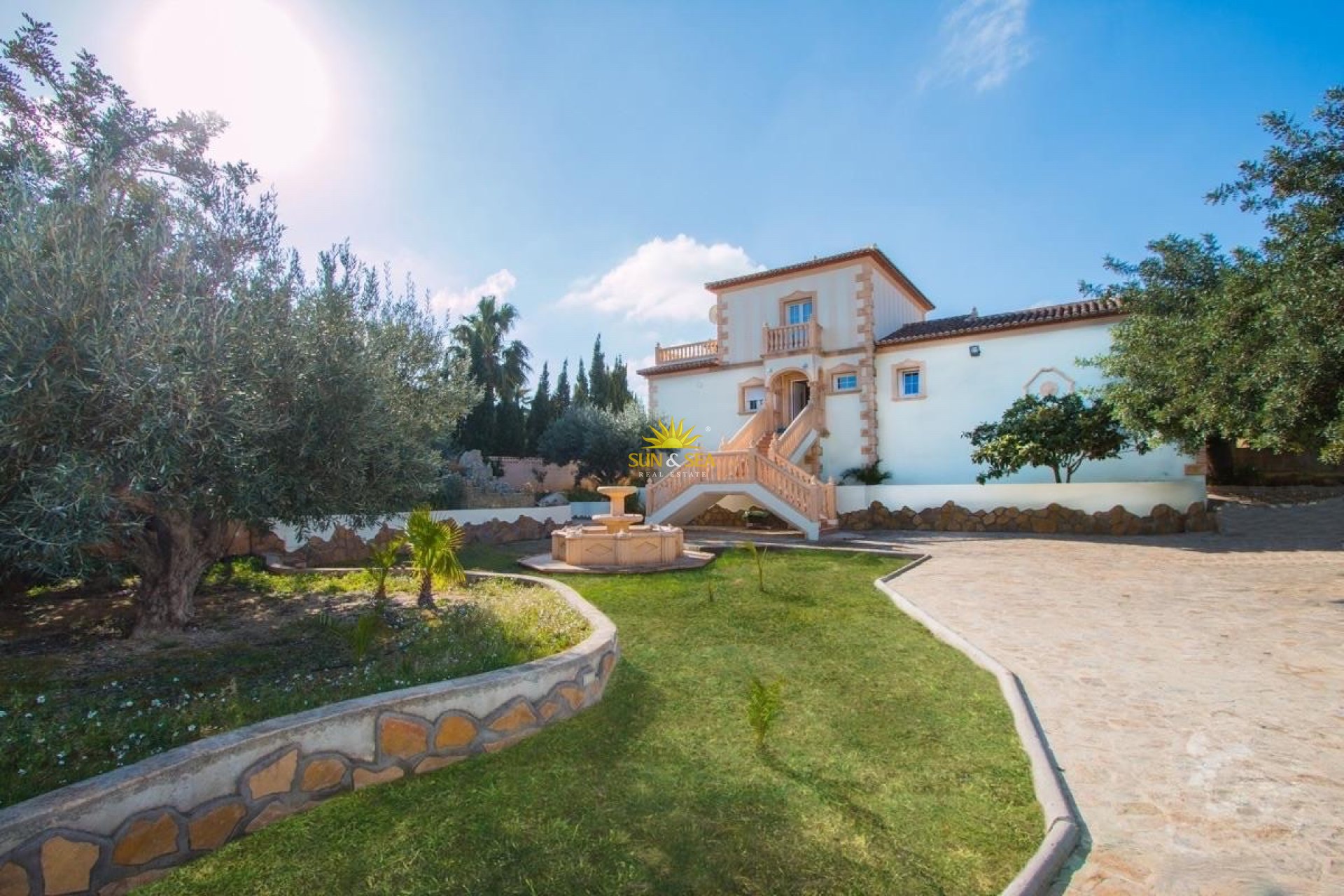 Alquiler a largo plazo - Villa Independiente - Calpe