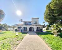 Alquiler a largo plazo - Villa / Semi separado - Cabo Roig