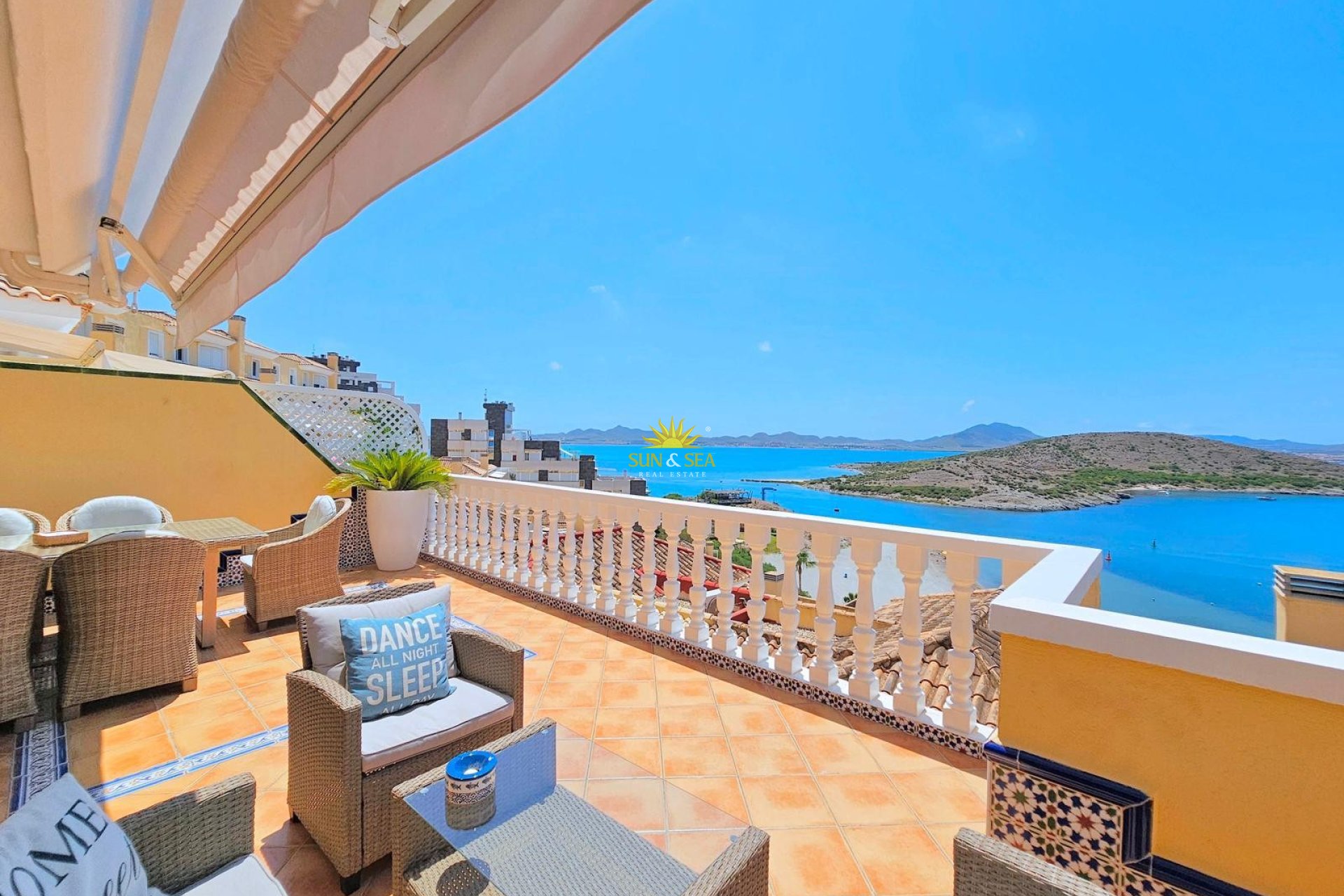 Alquiler a largo plazo - Villa / Semi separado - La Manga del Mar Menor - La Manga Del Mar Menor