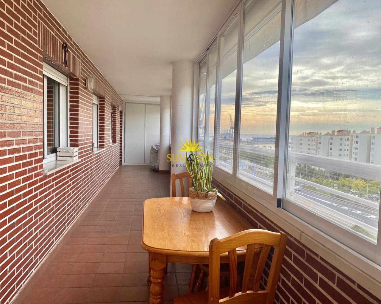 Apartamento - Alquiler a largo plazo - Alicante - Babel