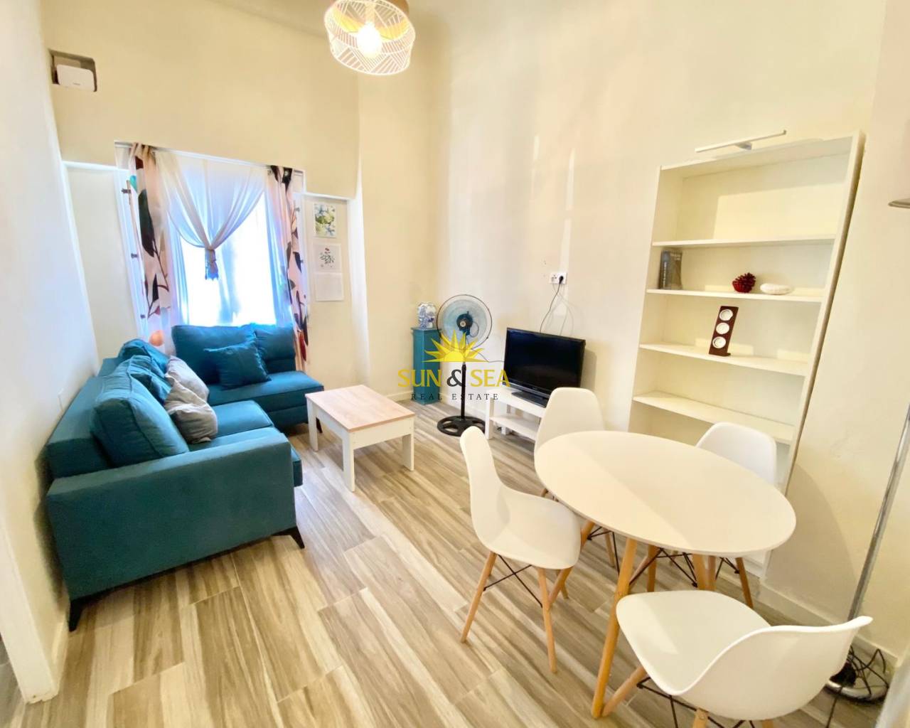 Apartamento - Alquiler a largo plazo - Alicante - Benalua