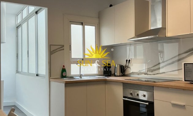 Apartamento - Alquiler a largo plazo - Alicante - Carolinas Altas