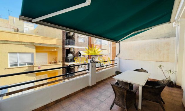 Apartamento - Alquiler a largo plazo - Alicante - Centro