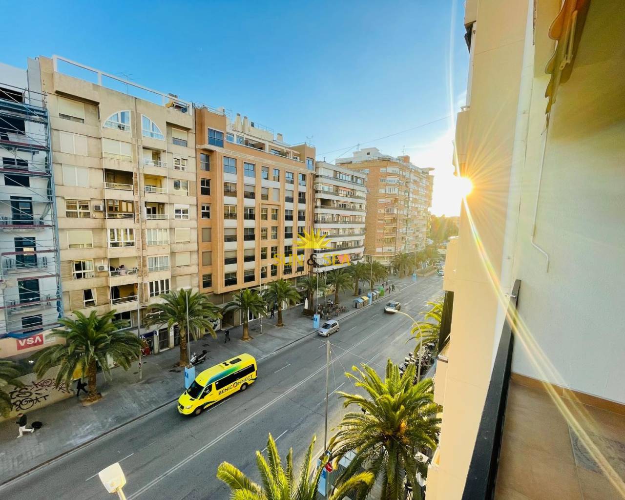 Apartamento - Alquiler a largo plazo - Alicante - Centro