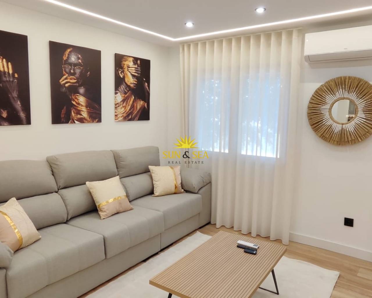 Apartamento - Alquiler a largo plazo - Alicante - Centro