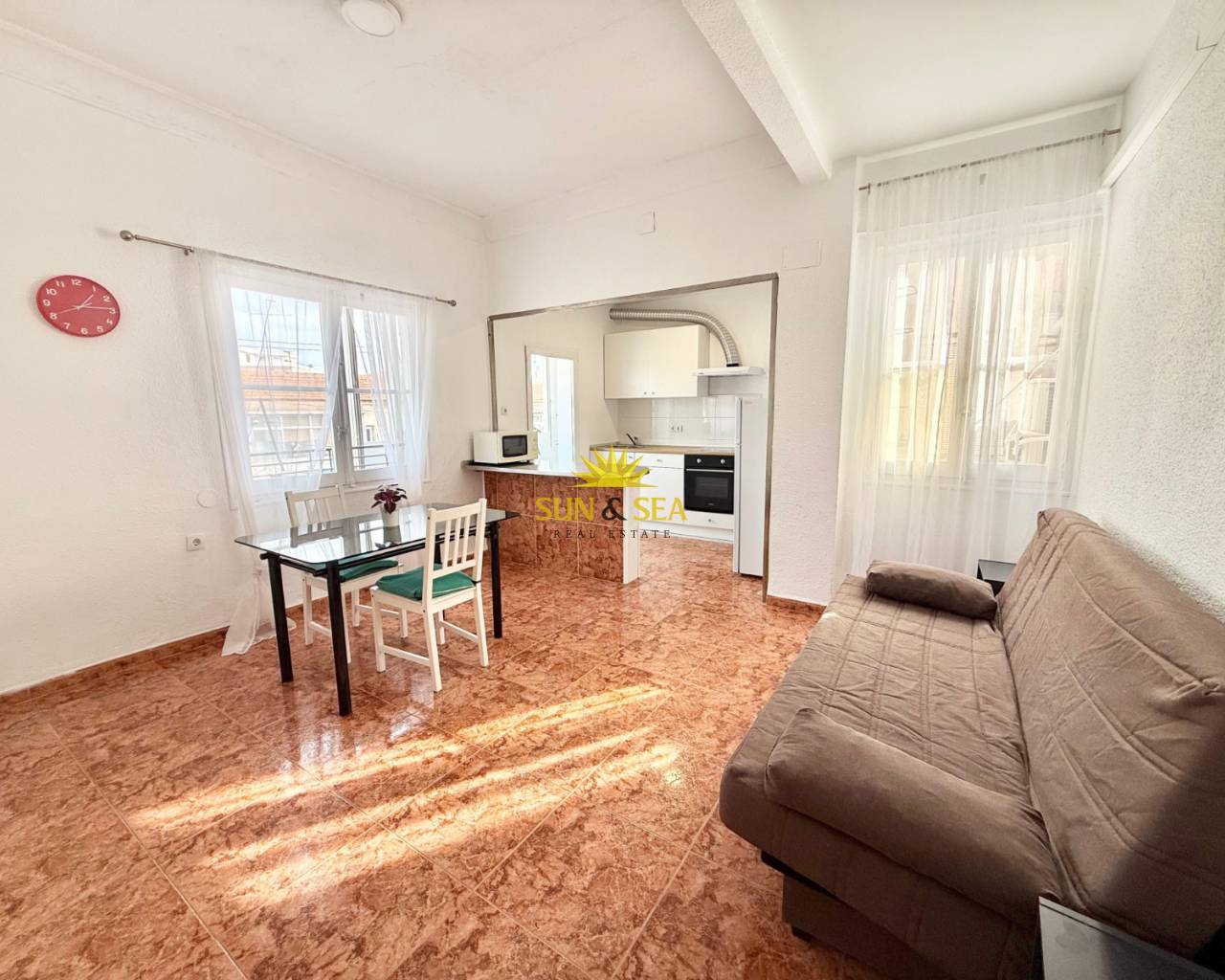 Apartamento - Alquiler a largo plazo - Alicante - Centro