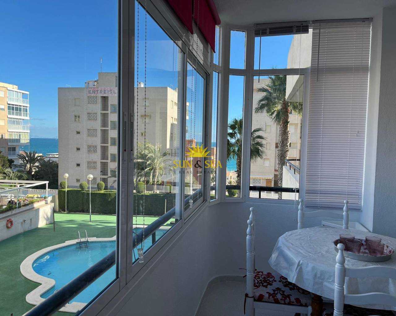 Apartamento - Alquiler a largo plazo - Arenales del Sol - Arenales del Sol