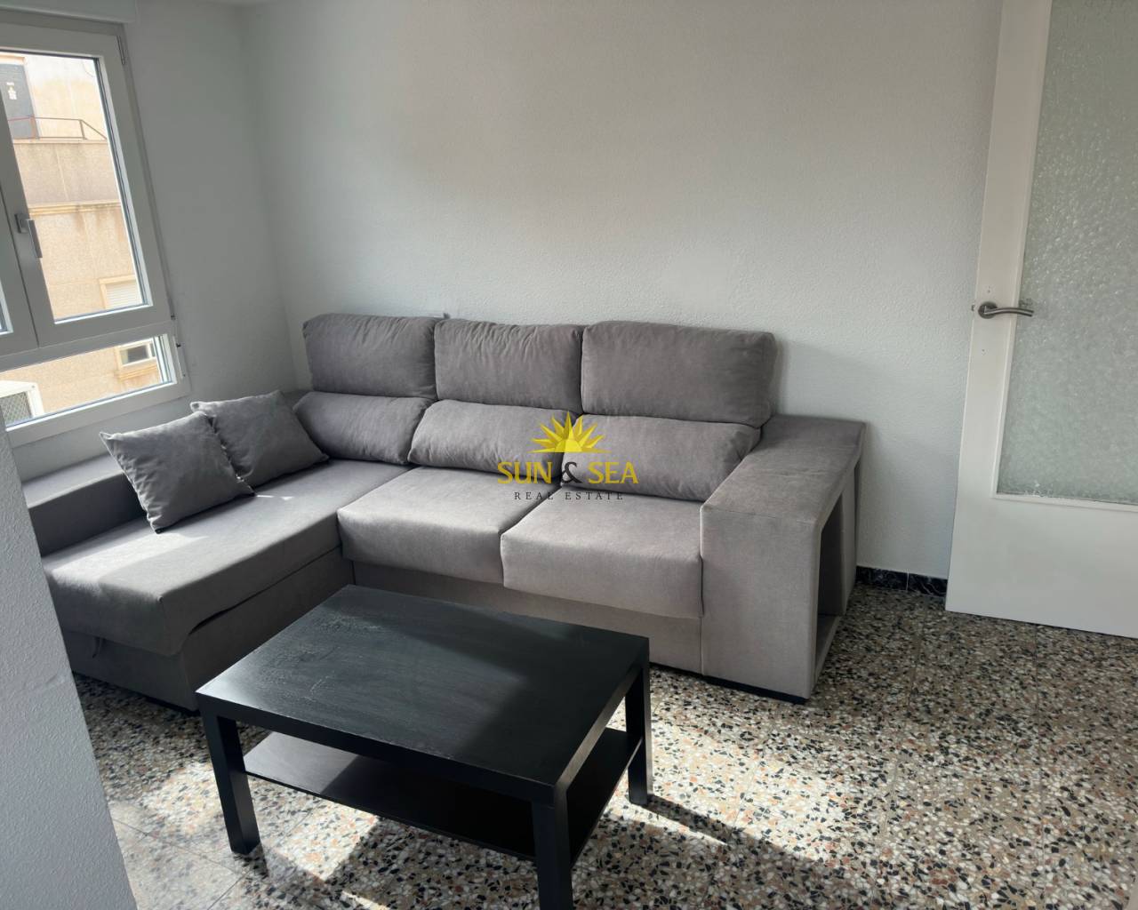 Apartamento - Alquiler a largo plazo - Elche - Elche