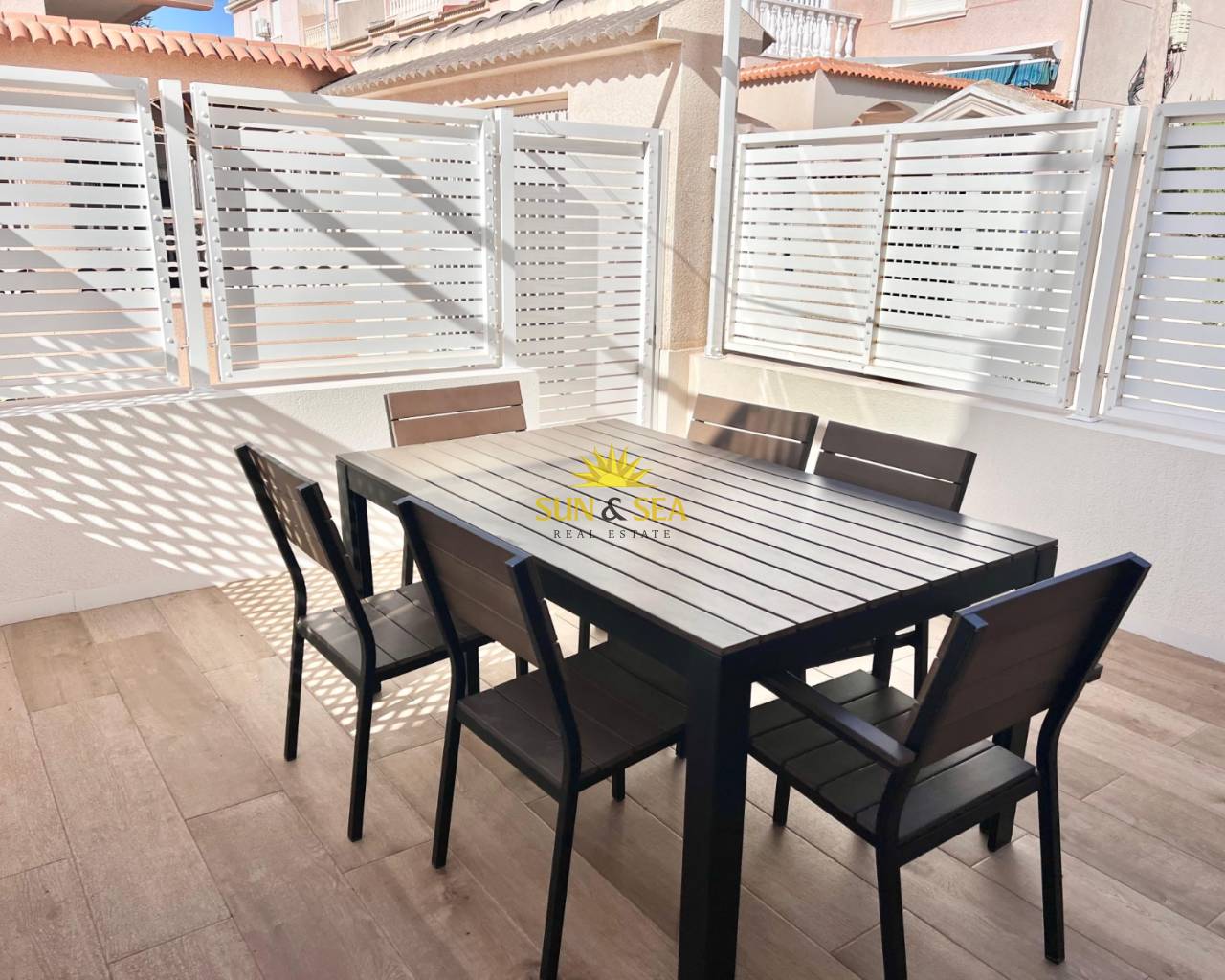 Apartamento - Alquiler a largo plazo - Pilar de la Horadada - Mil Palmeras