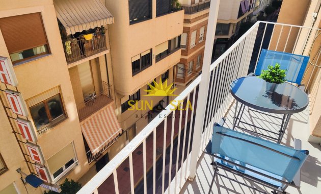 Apartamento - Alquiler a largo plazo - Santa Pola - Centro