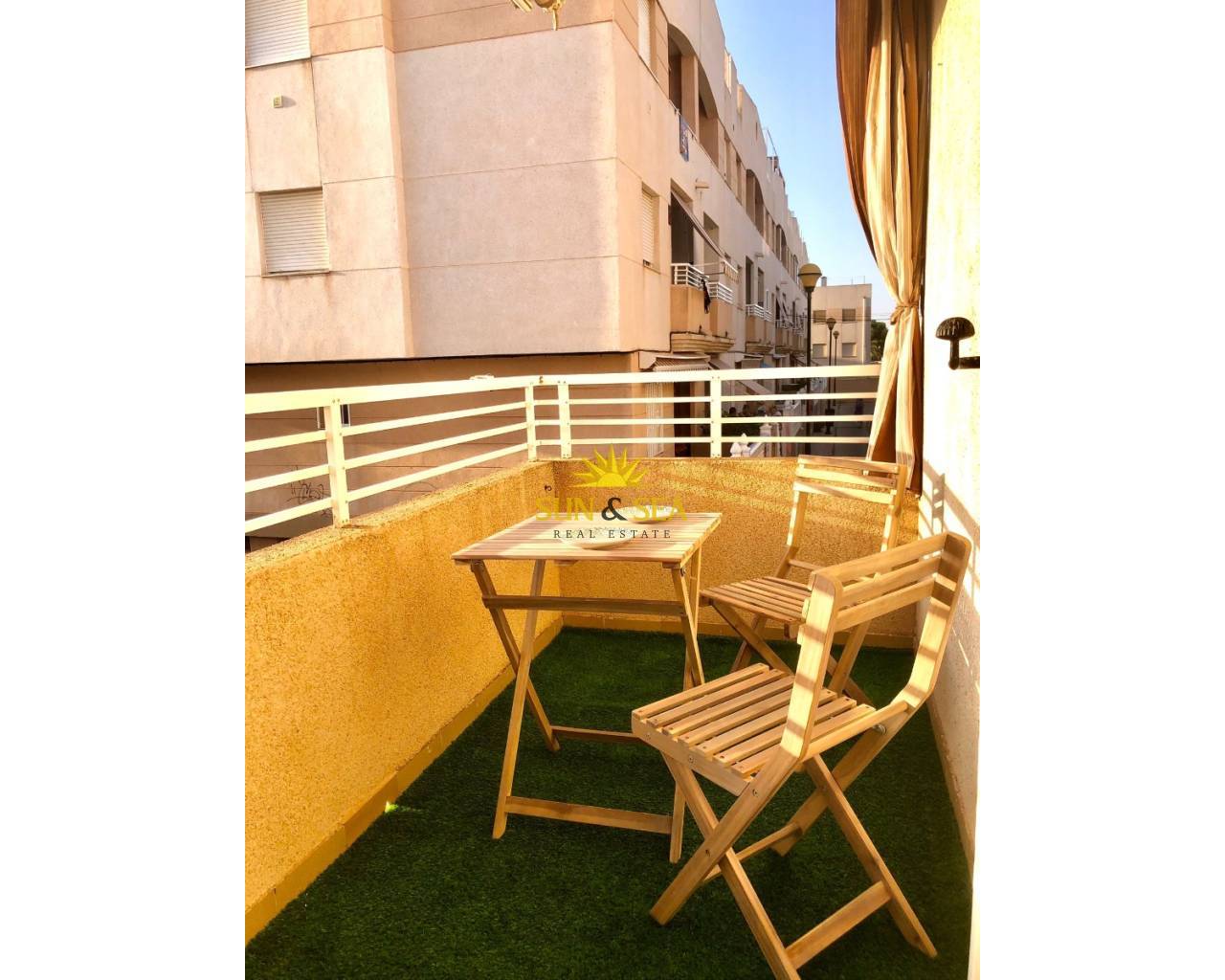 Apartamento - Alquiler a largo plazo - Torrevieja - Centro