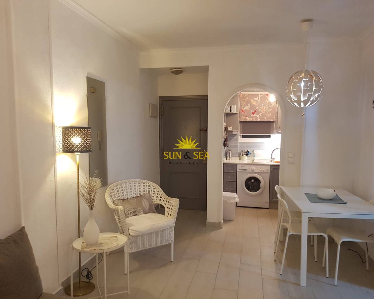 Apartamento - Alquiler a largo plazo - Torrevieja - Centro