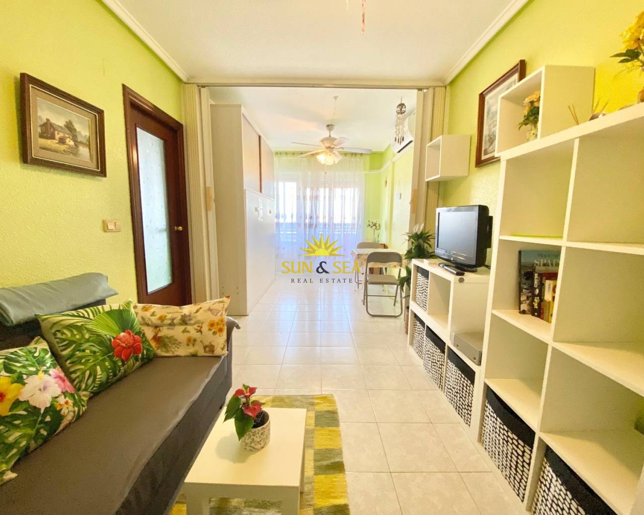 Apartamento - Alquiler a largo plazo - Torrevieja - Centro