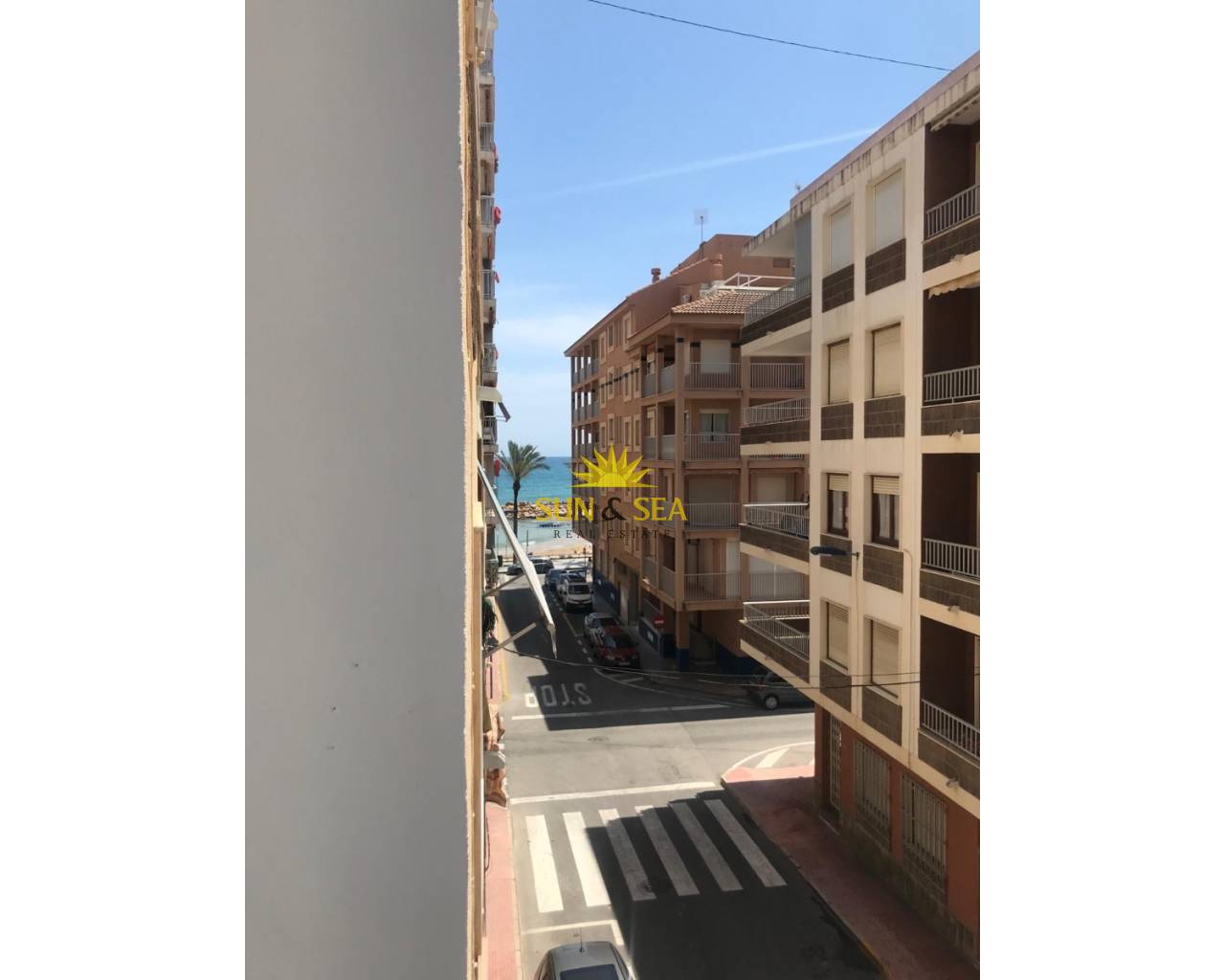 Apartamento - Alquiler a largo plazo - Torrevieja - Centro