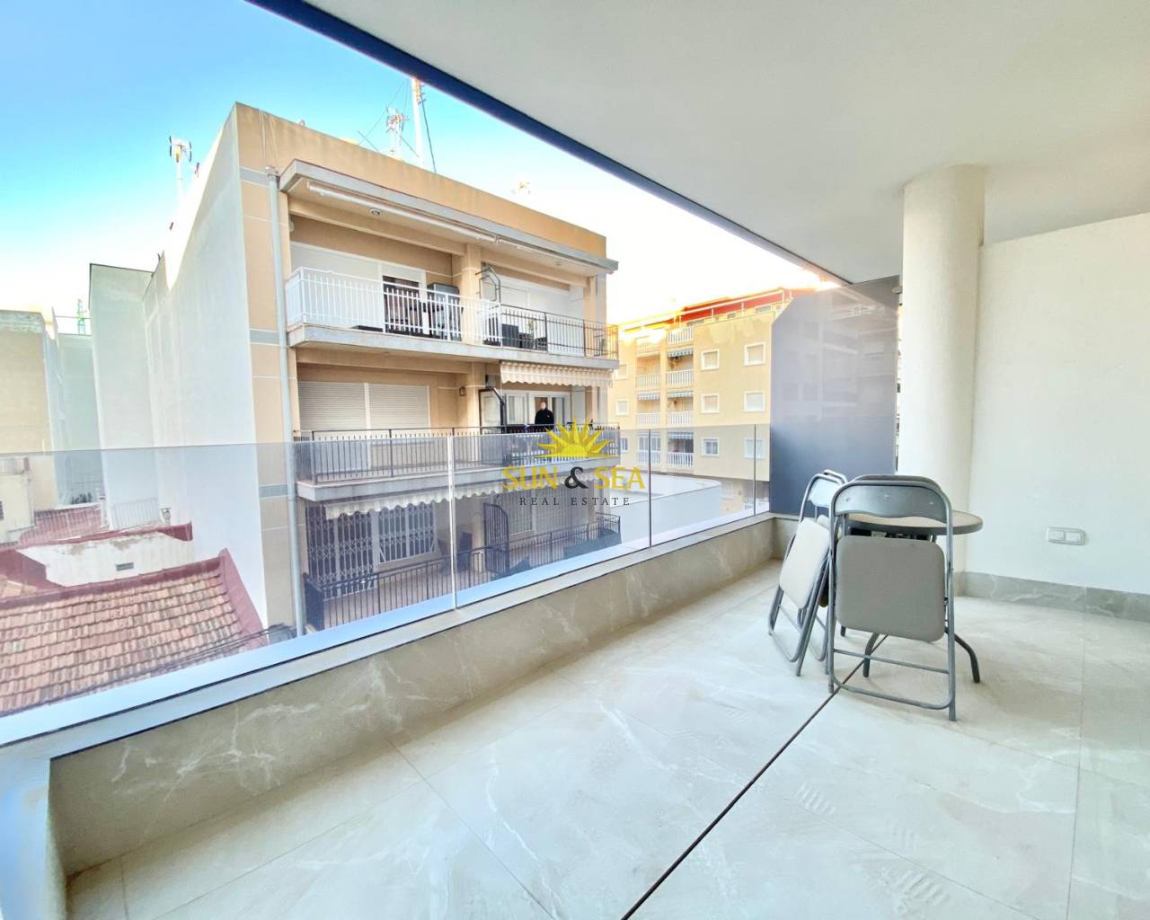 Apartamento - Alquiler a largo plazo - Torrevieja - Centro