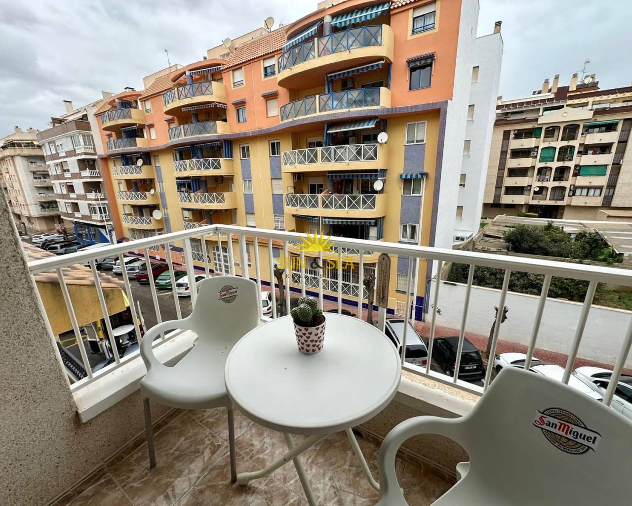 Apartamento - Alquiler a largo plazo - Torrevieja - Centro