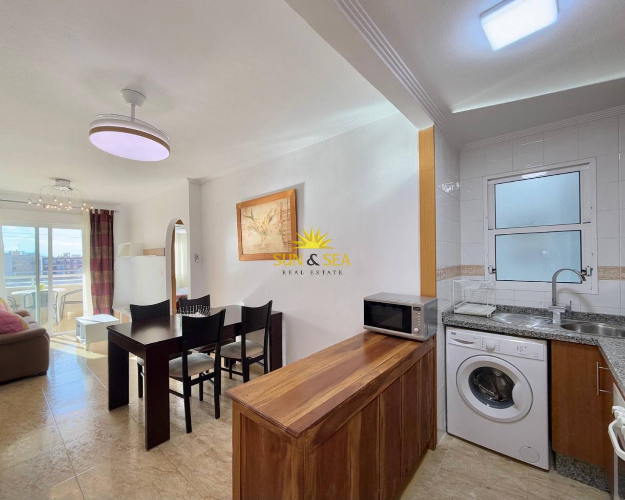 Apartamento - Alquiler a largo plazo - Torrevieja - Centro