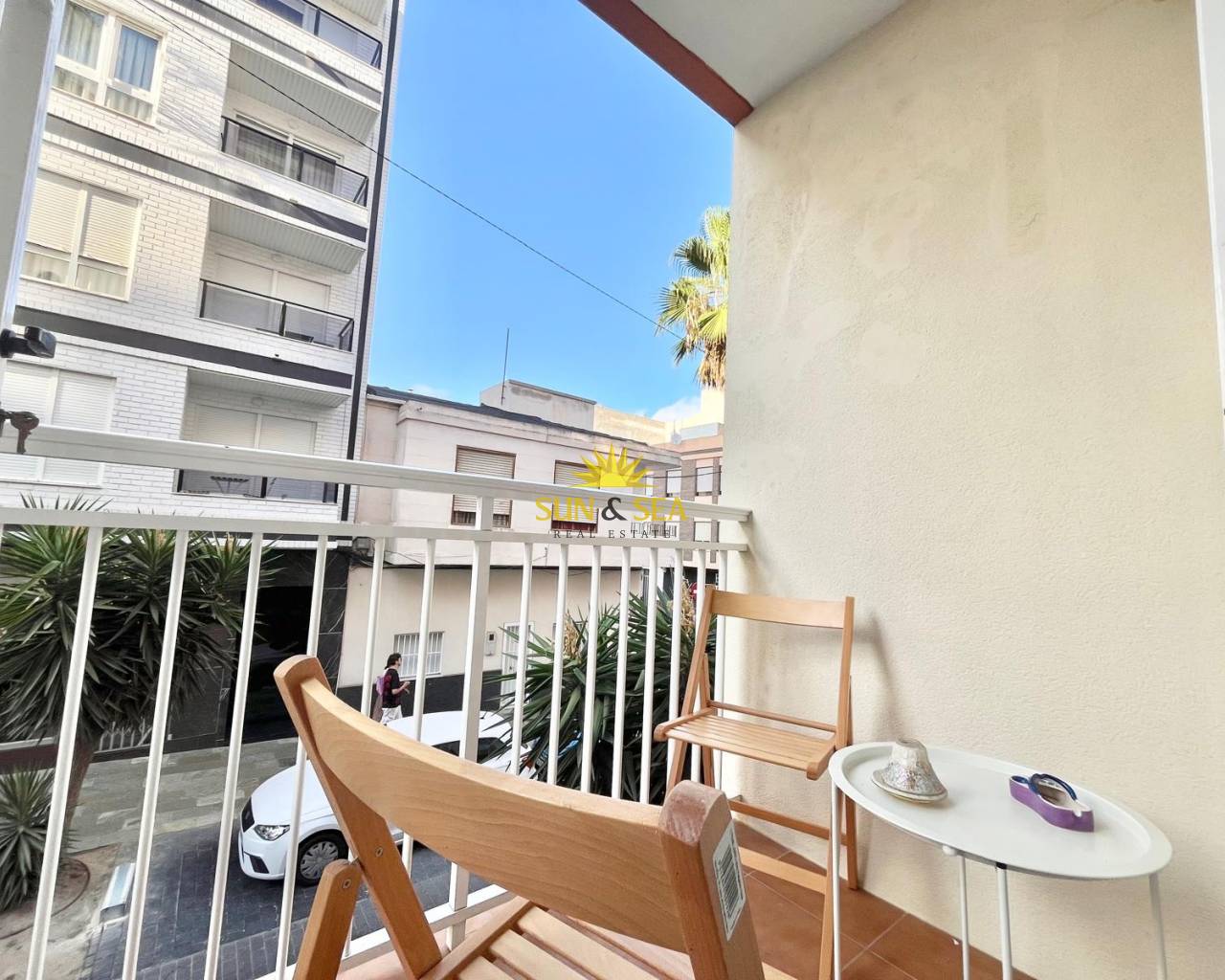 Apartamento - Alquiler a largo plazo - Torrevieja - Centro