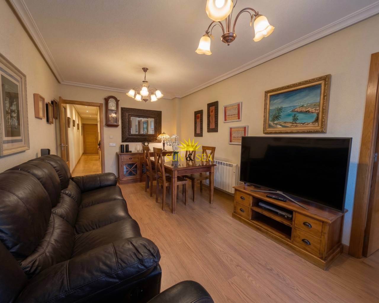 Apartamento - Alquiler a largo plazo - Torrevieja - Centro