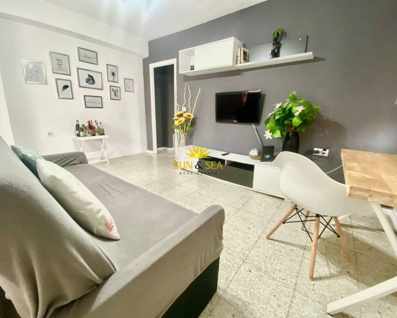 Apartamento - Alquiler a largo plazo - Torrevieja - El Acequión - Los Náufragos