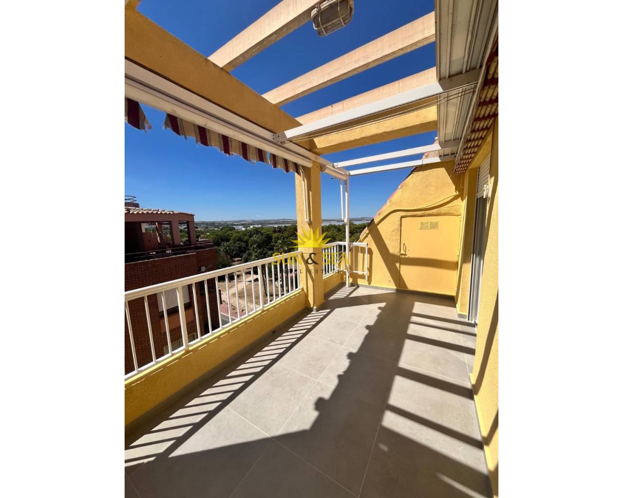 Apartamento - Alquiler a largo plazo - Torrevieja - El acequión