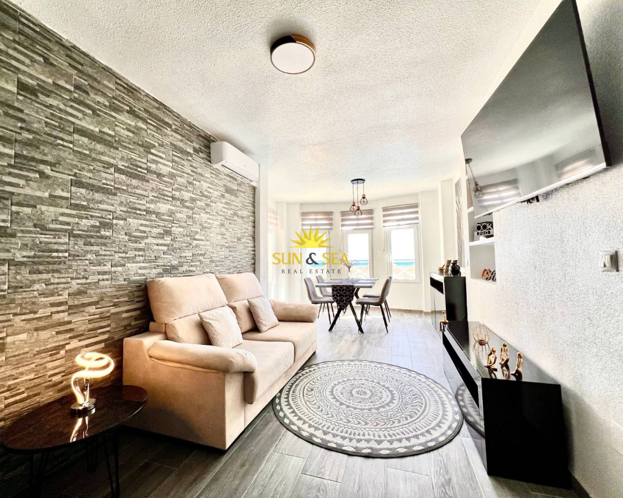 Apartamento - Alquiler a largo plazo - Torrevieja - Los Locos