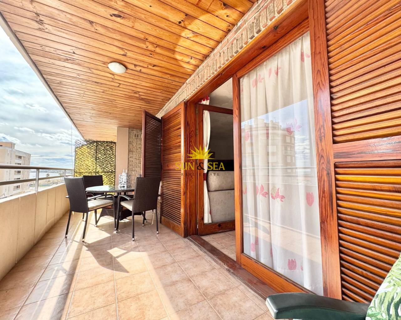 Apartamento - Alquiler a largo plazo - Torrevieja - Playa del Acequión