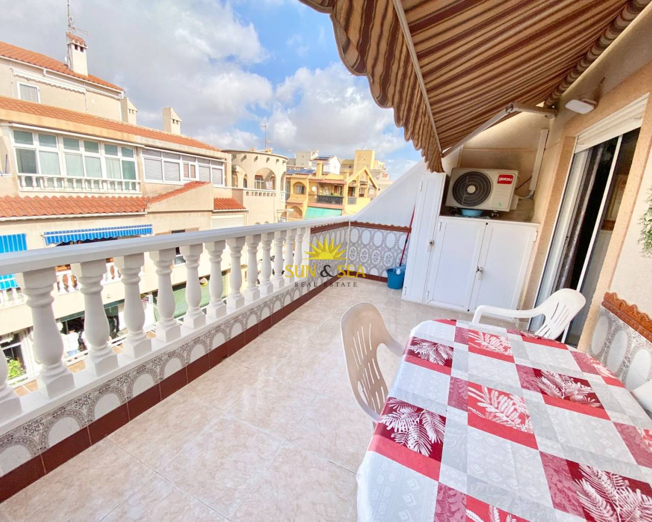 Apartamento - Alquiler a largo plazo - Torrevieja - Playa del Cura