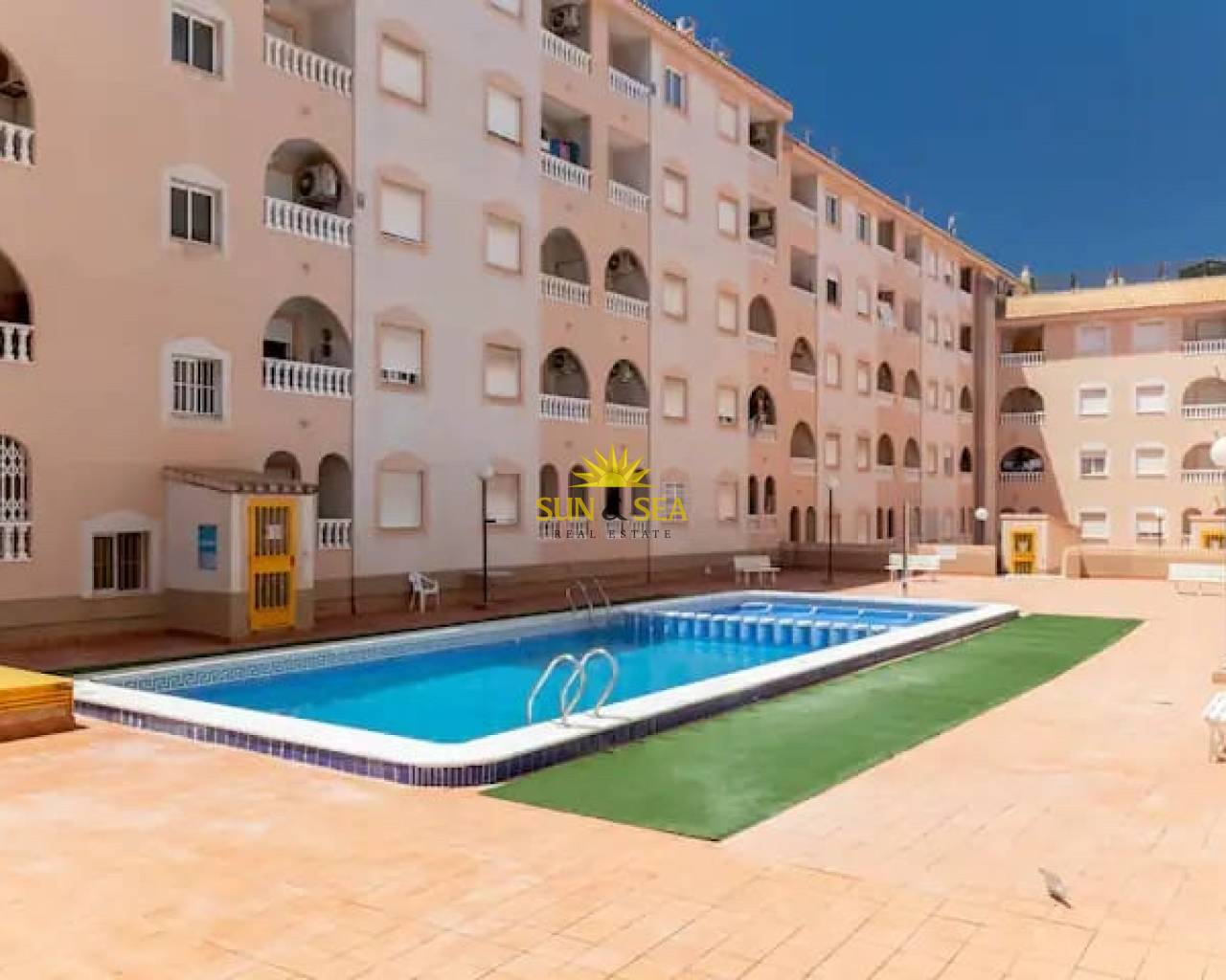 Apartamento - Alquiler a largo plazo - Torrevieja - Playa del Cura