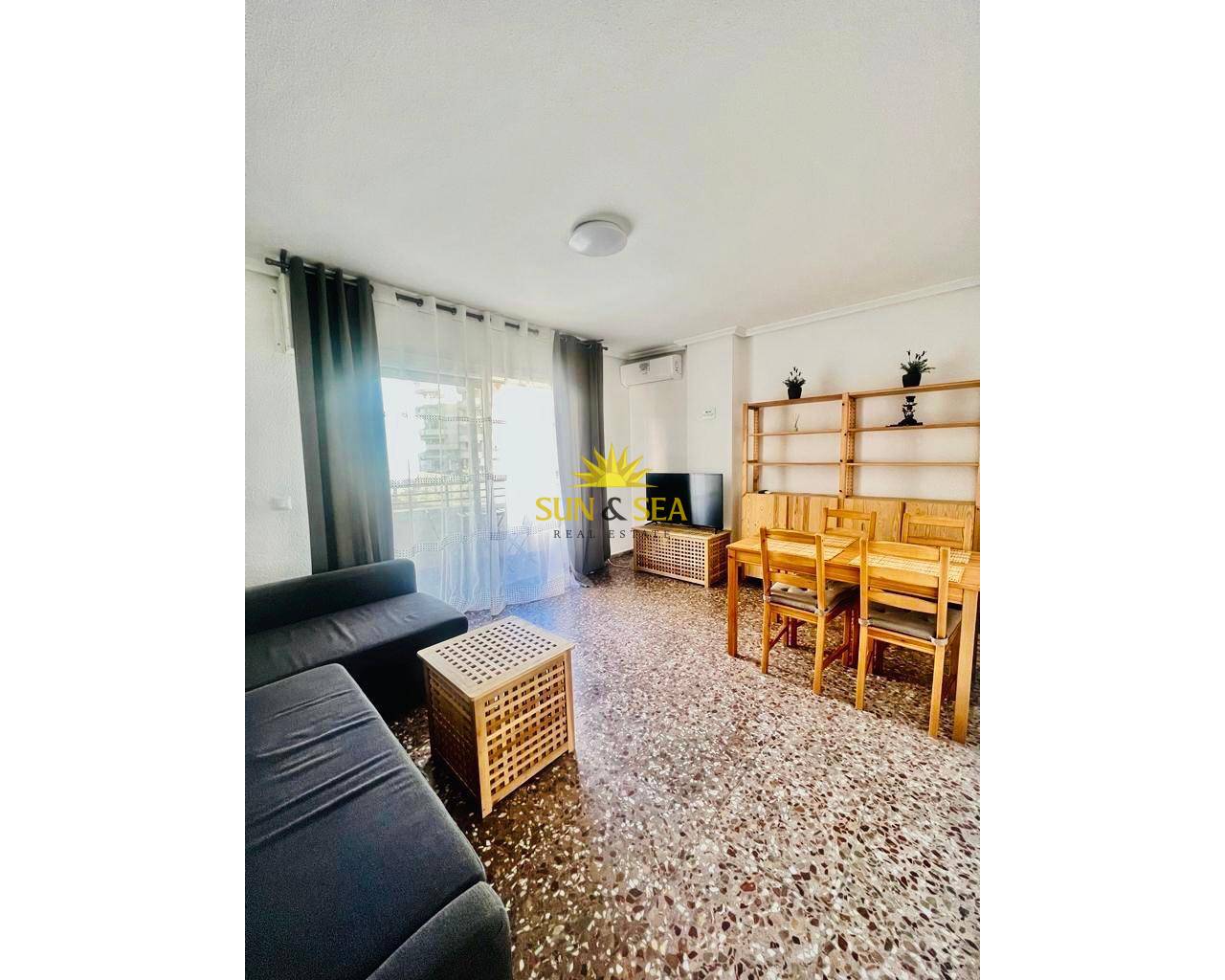 Apartamento - Alquiler a largo plazo - Torrevieja - Playa del Cura