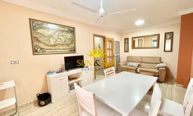 Apartamento - Alquiler a largo plazo - Torrevieja - Playa del Cura