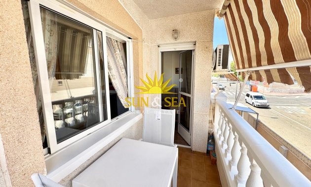 Apartamento - Alquiler a largo plazo - Torrevieja - Playa del Cura