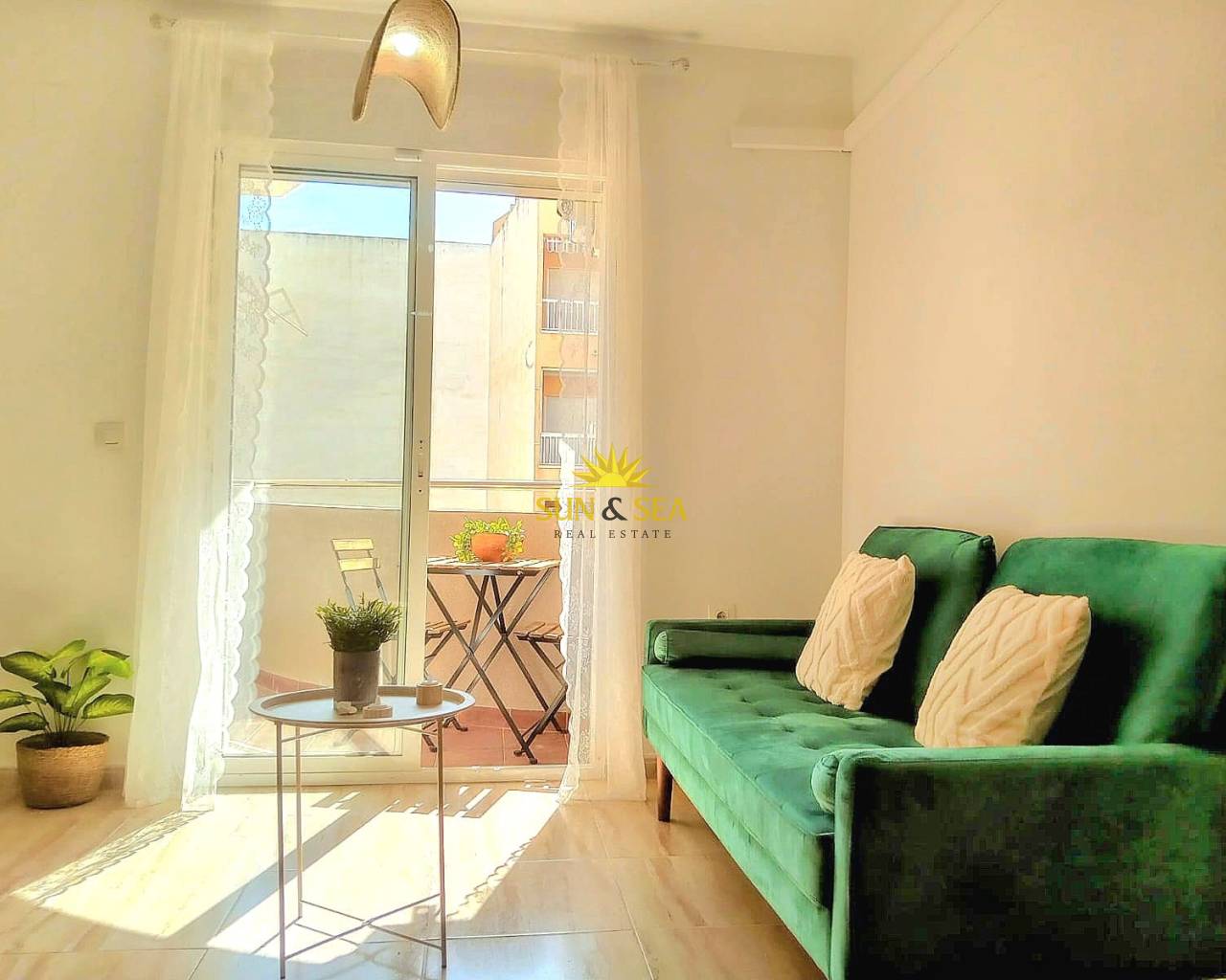 Apartamento - Alquiler a largo plazo - Torrevieja - Puerto de Torrevieja