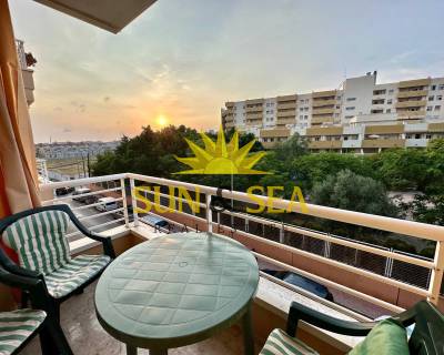 Apartamento - Alquiler a largo plazo - Torrevieja - RENT-1042R