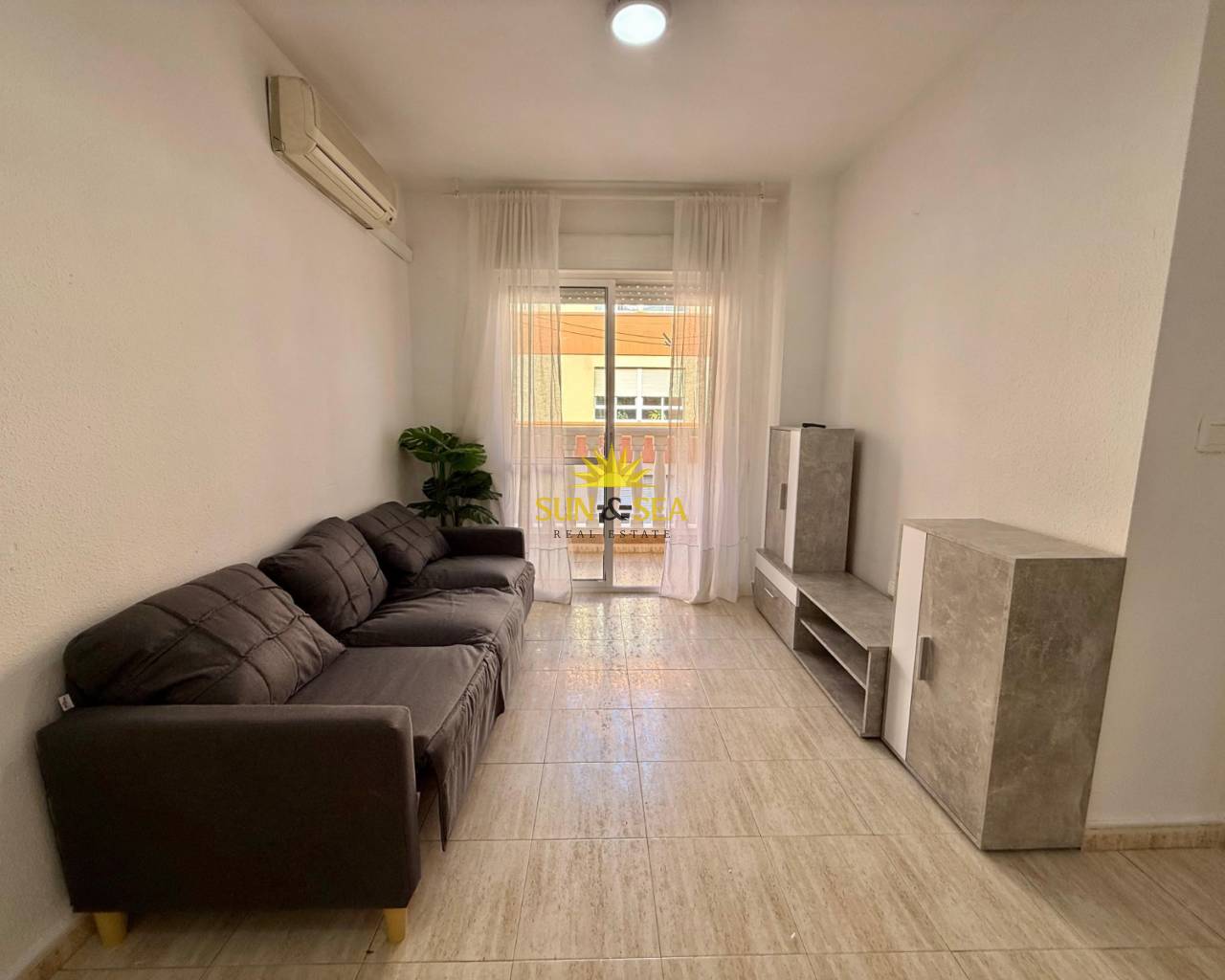 Apartamento - Alquiler a largo plazo - Torrevieja - torrevieja