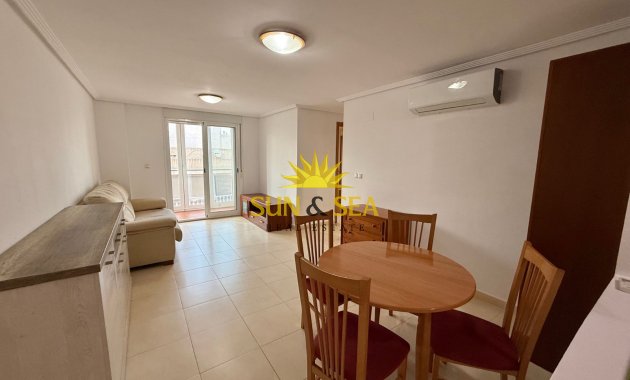 Apartamento - Alquiler a largo plazo - Torrevieja - torrevieja