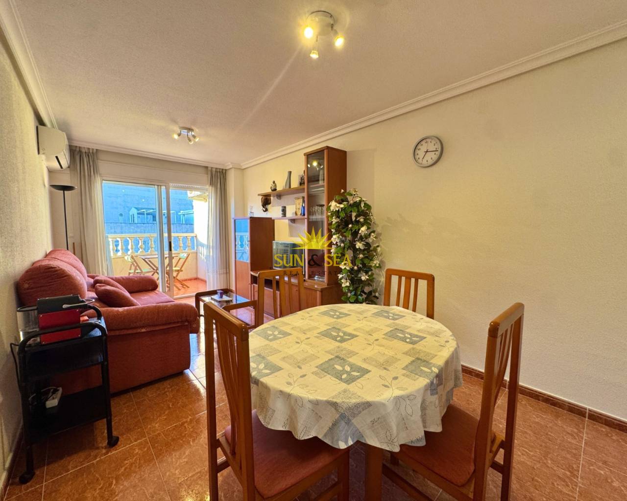 Apartamento - Alquiler a largo plazo - Torrevieja - torrevieja