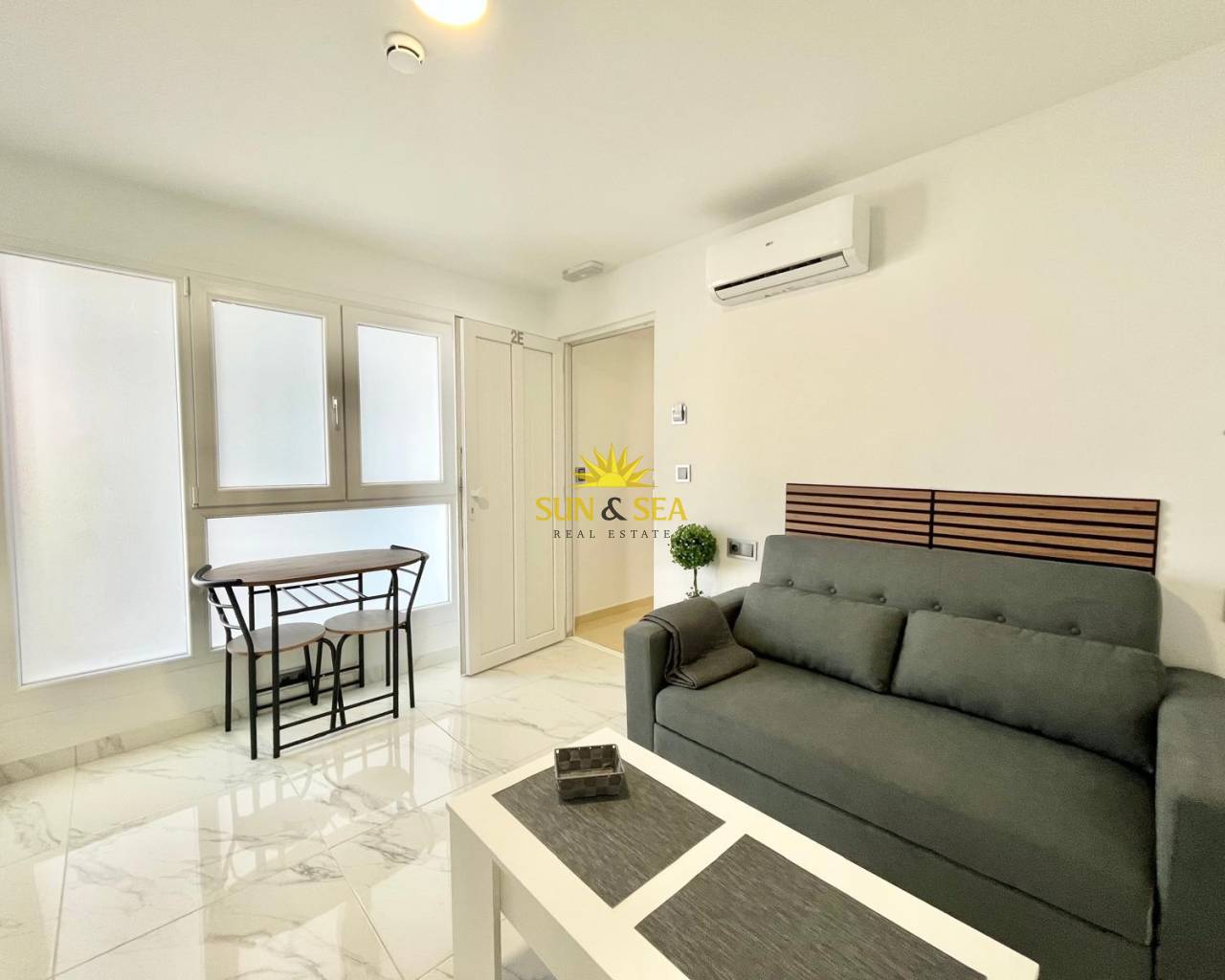 Apartamento - Alquiler a largo plazo - Torrevieja - torrevieja