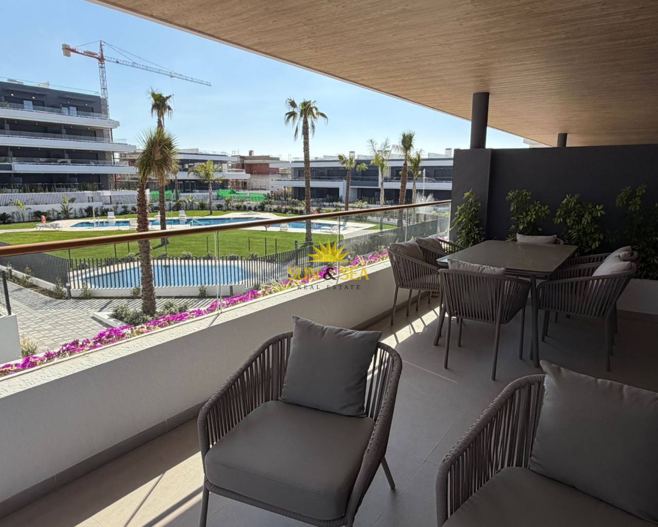 Apartamento - Alquiler a largo plazo - Torrevieja - Urb. Jardín del Mar