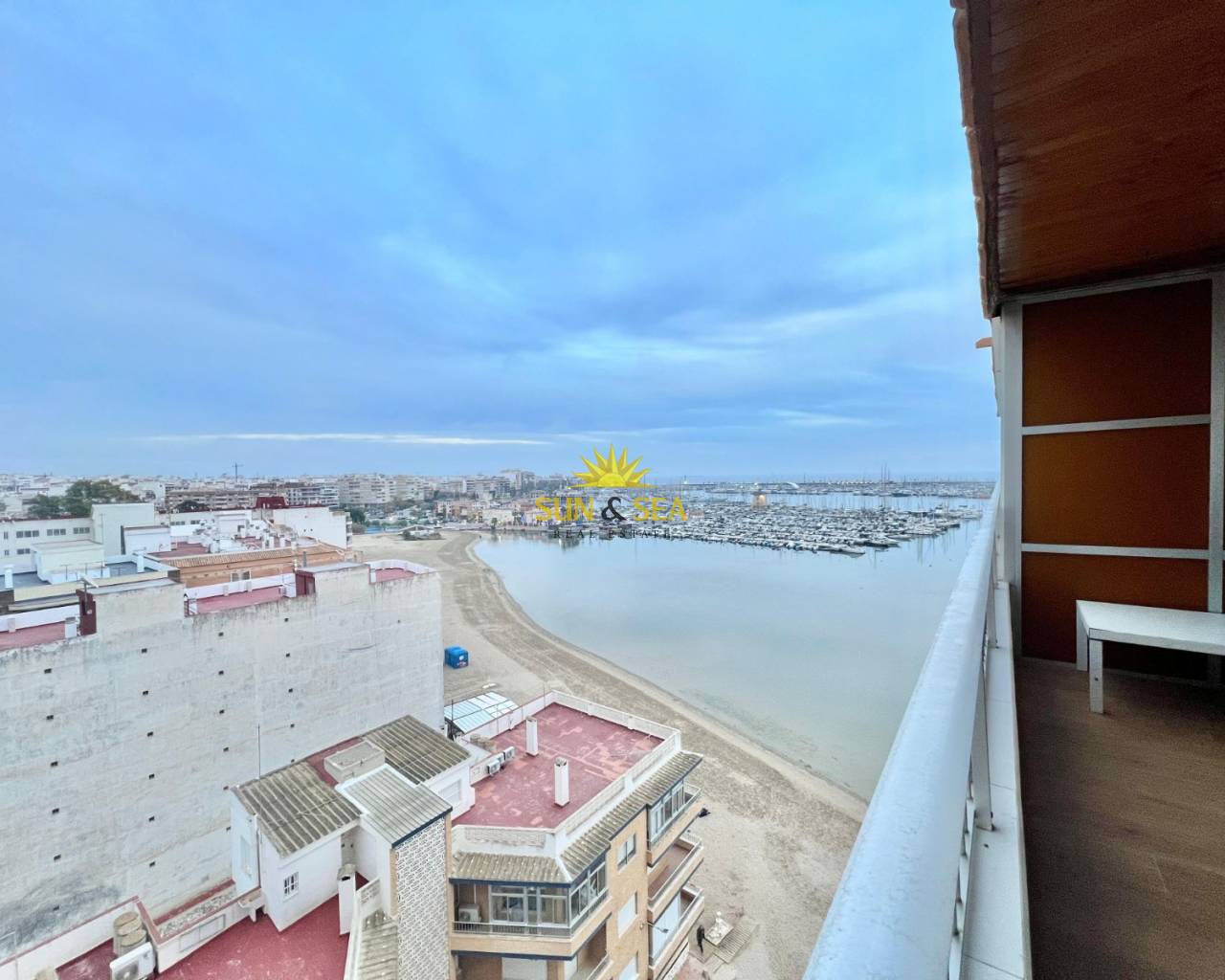 Apartamento - Venta - Torrevieja - Paseo maritimo