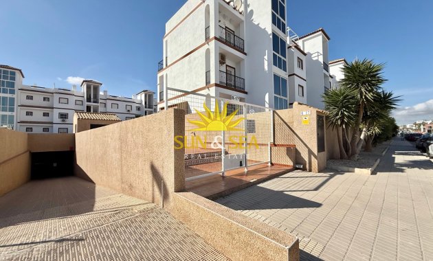 Apartment - Resale - Orihuela Costa - Punta Prima