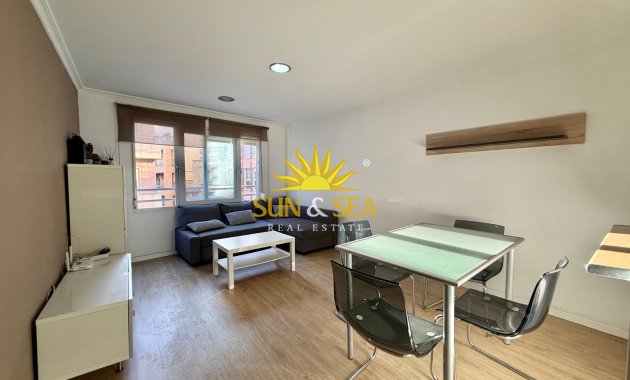 Appartement - Location à long terme - Torrevieja - Puerto de Torrevieja