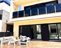 Аренда на длительный срок - Villa - Orihuela Costa - Montezenia